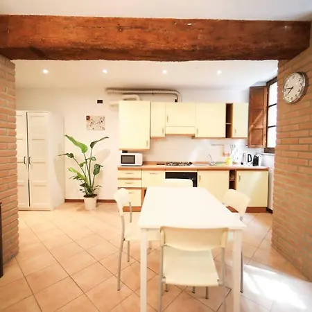 Apartman Piazza Garibaldi Free Wi-fi And Netflix